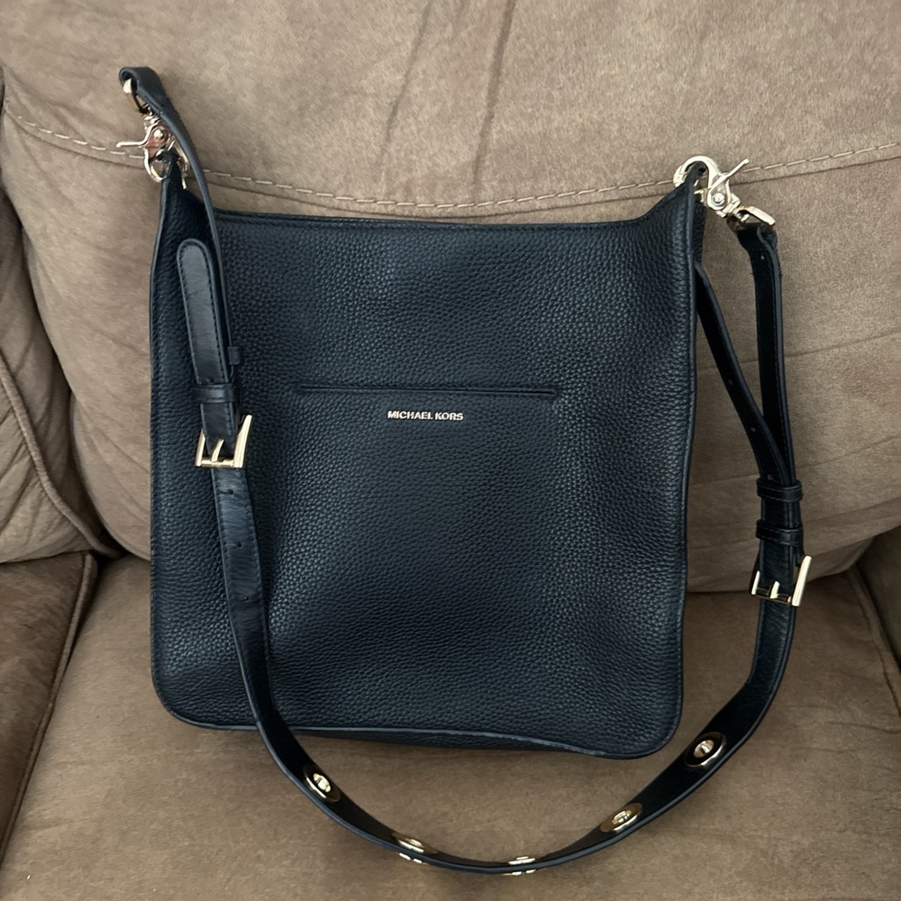 Michael Kors Sullivan Black Large Messenger Leather Crossbody Bag